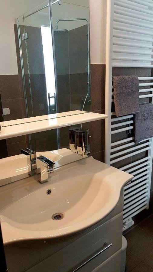 קלן Zwei Schicke Apartments Mit Parkplatz מראה חיצוני תמונה